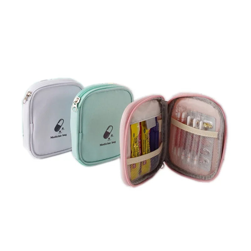 First Aid Emergency Kit Carry Bag Portable Small Carrying Treatment Packs Outdoor First Aid Kit Safety & Survival Travel Packing